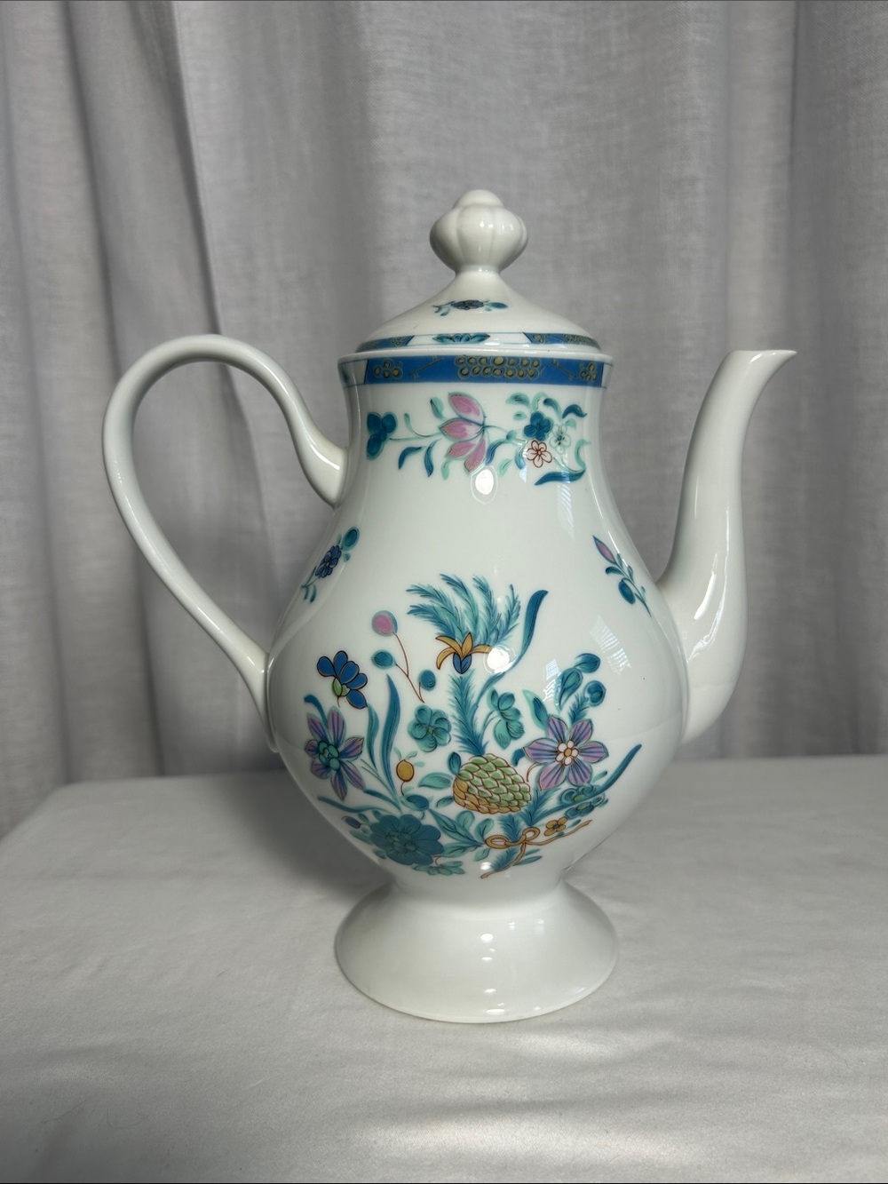 Vintage Bernardaud Limoges Porcelain Coffee Pot / Teapot – "Pahang" Pattern